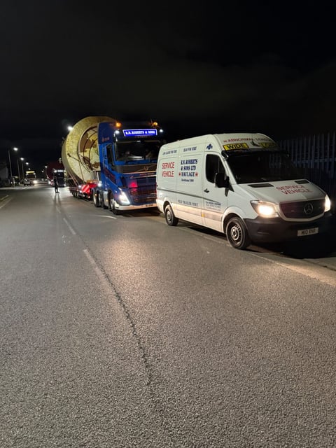 RN Roberts abnormal load convoy with an escort at night