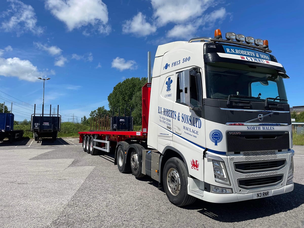 RN Roberts Volvo artic with an extendable flatbed trailer